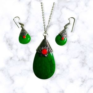 Green turquoise pendant necklace with earrings jewelry set